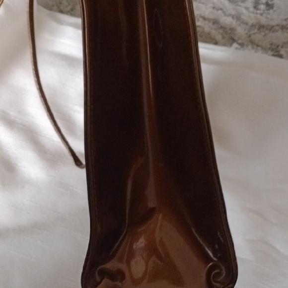 Vintage,Elegant Brown Tote Bag with Versatile Style - Picture 8 of 12